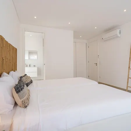 Areia Villa, With Ocean View Villa Ribamar (Lourinha)