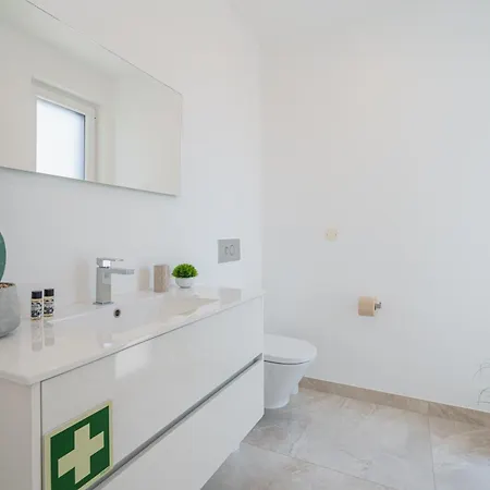 Areia Villa, With Ocean View Villa Ribamar (Lourinha)